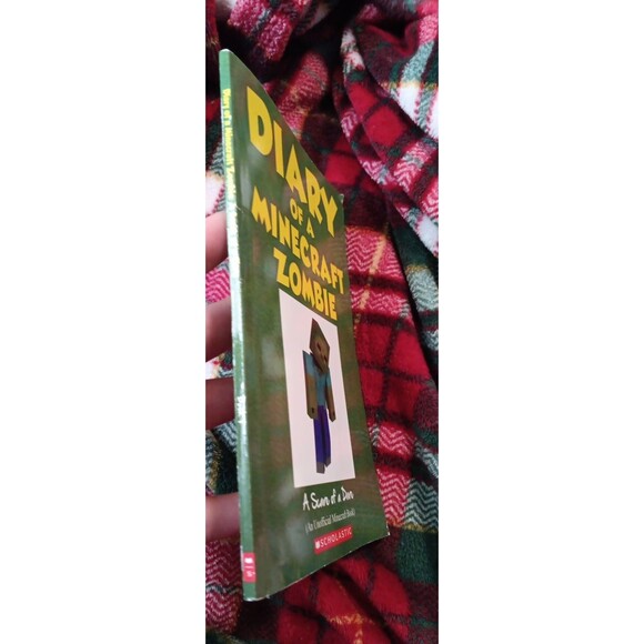 Diary of a Minecraft Zombie Book 1 : A Scare of a Dare by Zack Zombie (2015,... - Picture 2 of 4